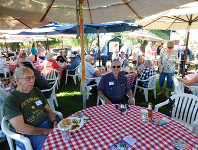 NDOR 1 people eating at a picnic